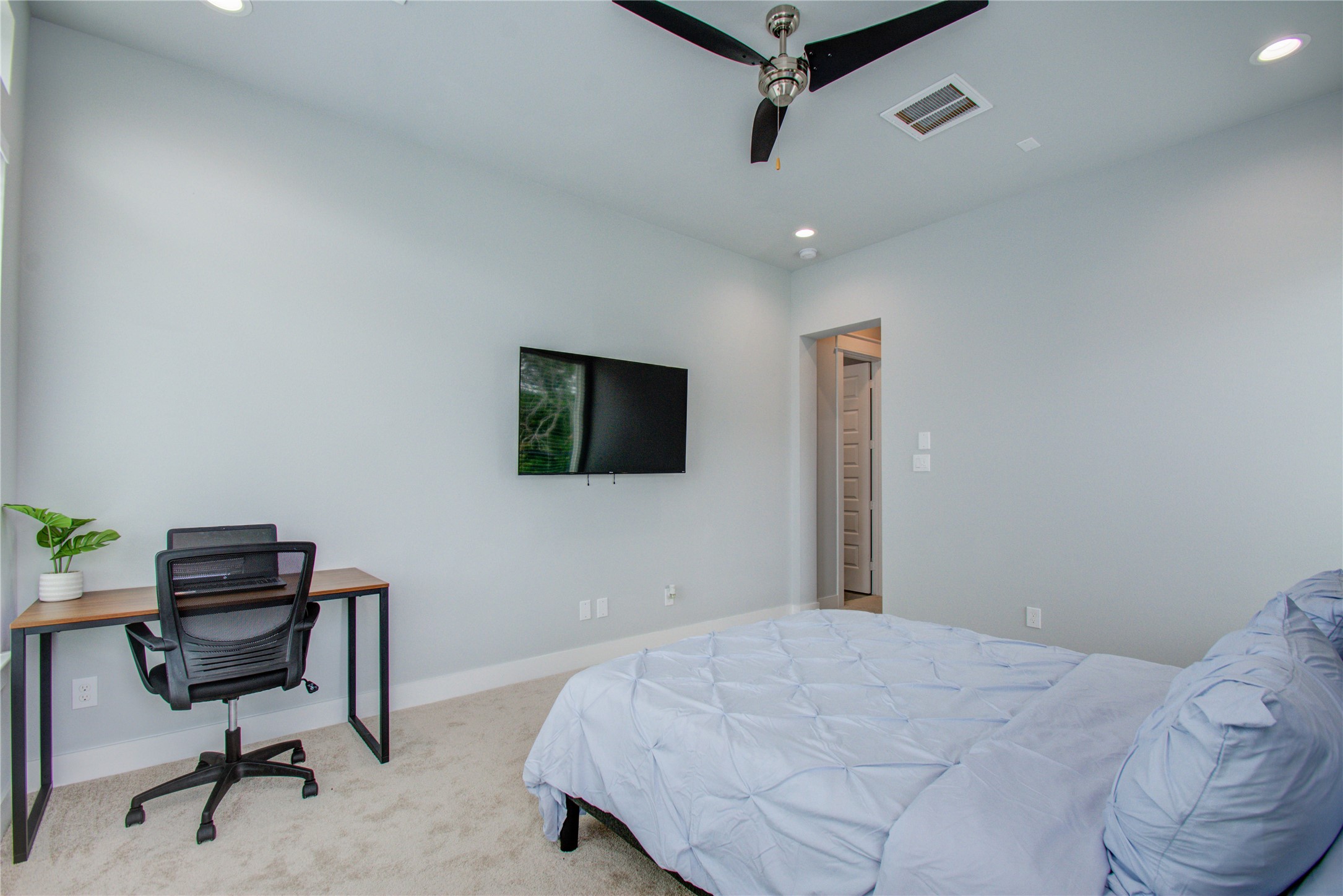 2549 Hollister Street Property Photo 10