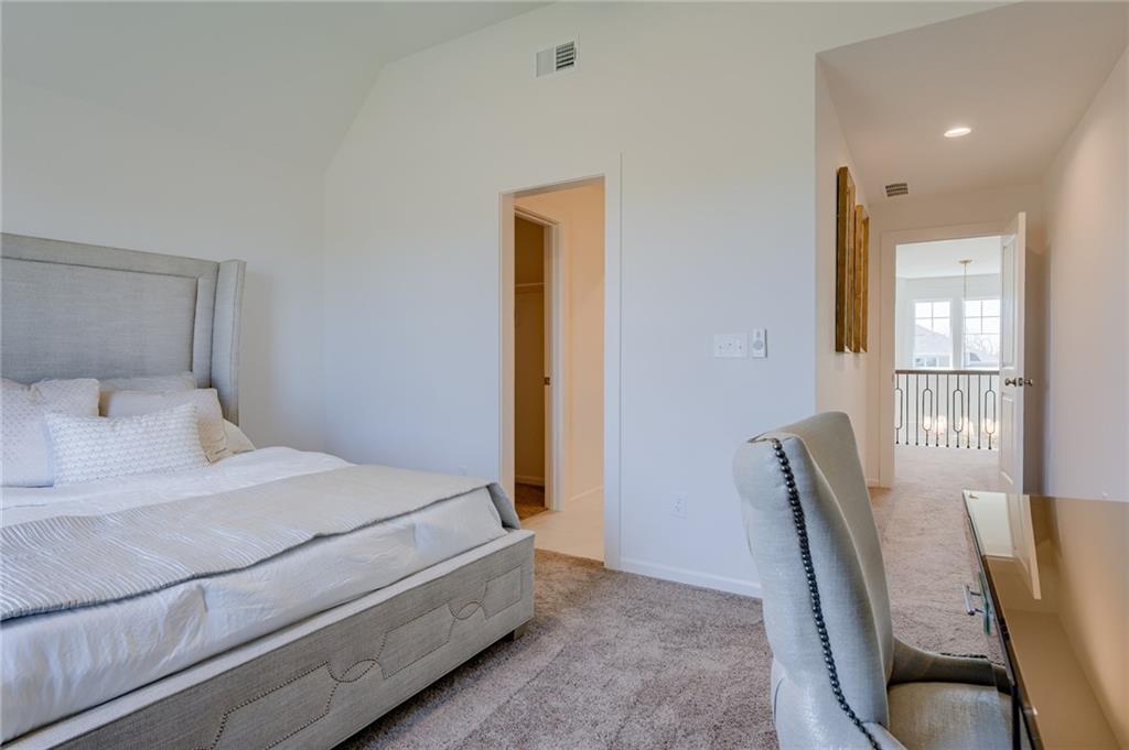 2436 W 180th Street Property Photo 25