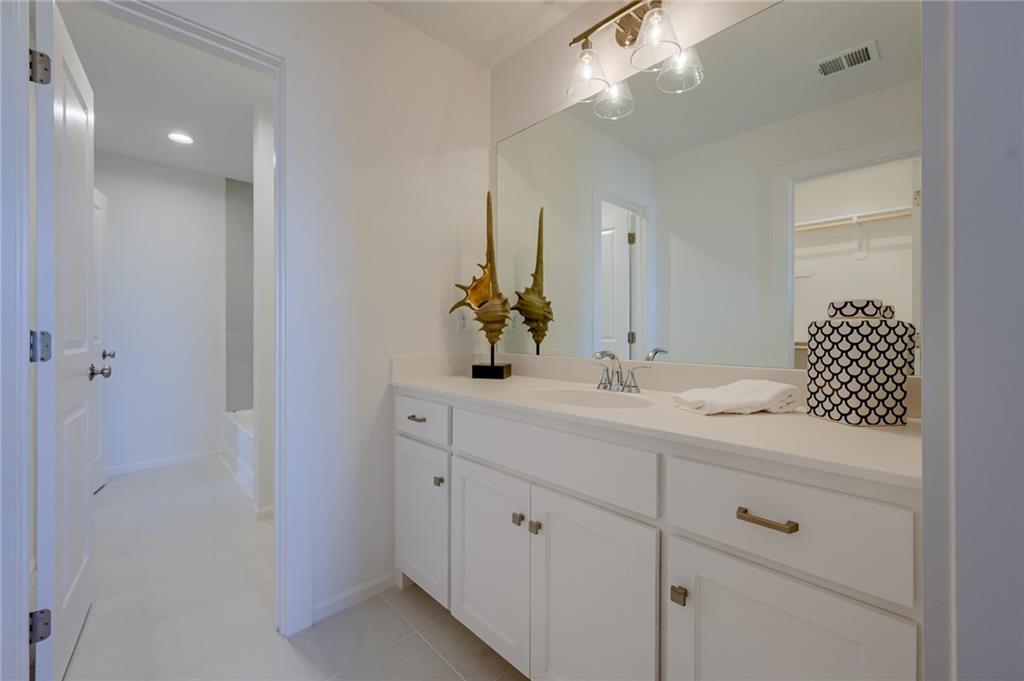 2436 W 180th Street Property Photo 26