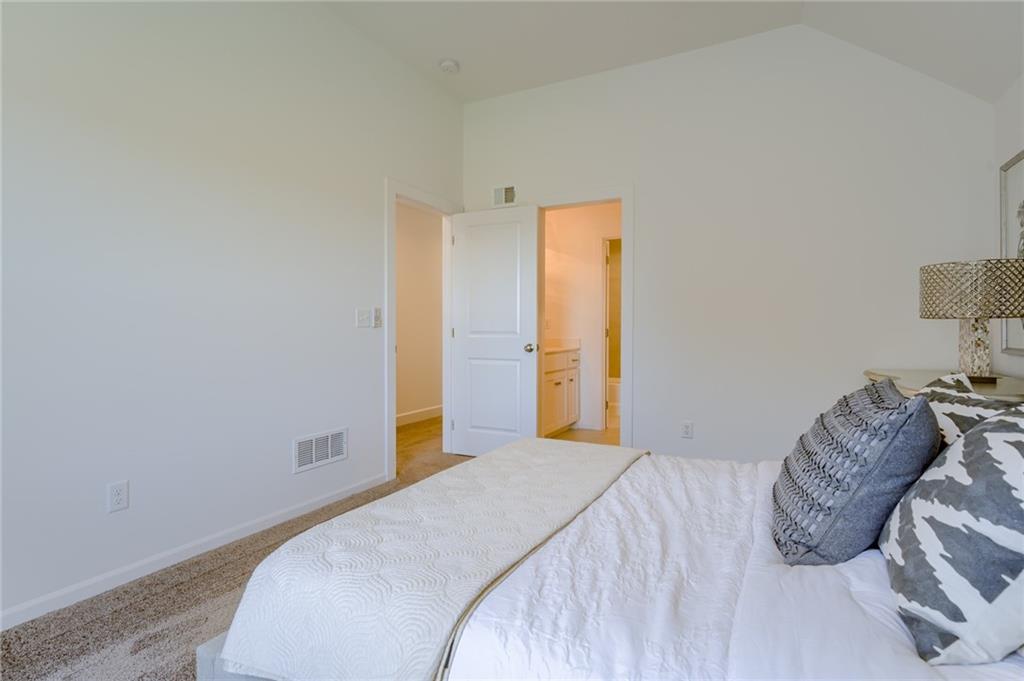 2436 W 180th Street Property Photo 28