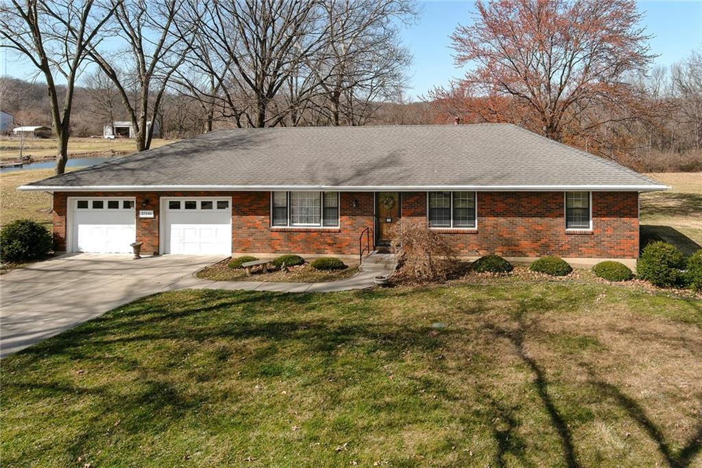 27541 Tonganoxie Drive Property Photo 1