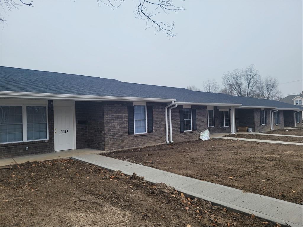 114 N Locust Street Property Photo 3
