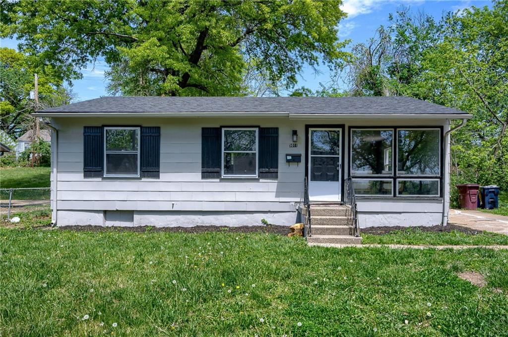 5011 Manchester Avenue Property Photo 1