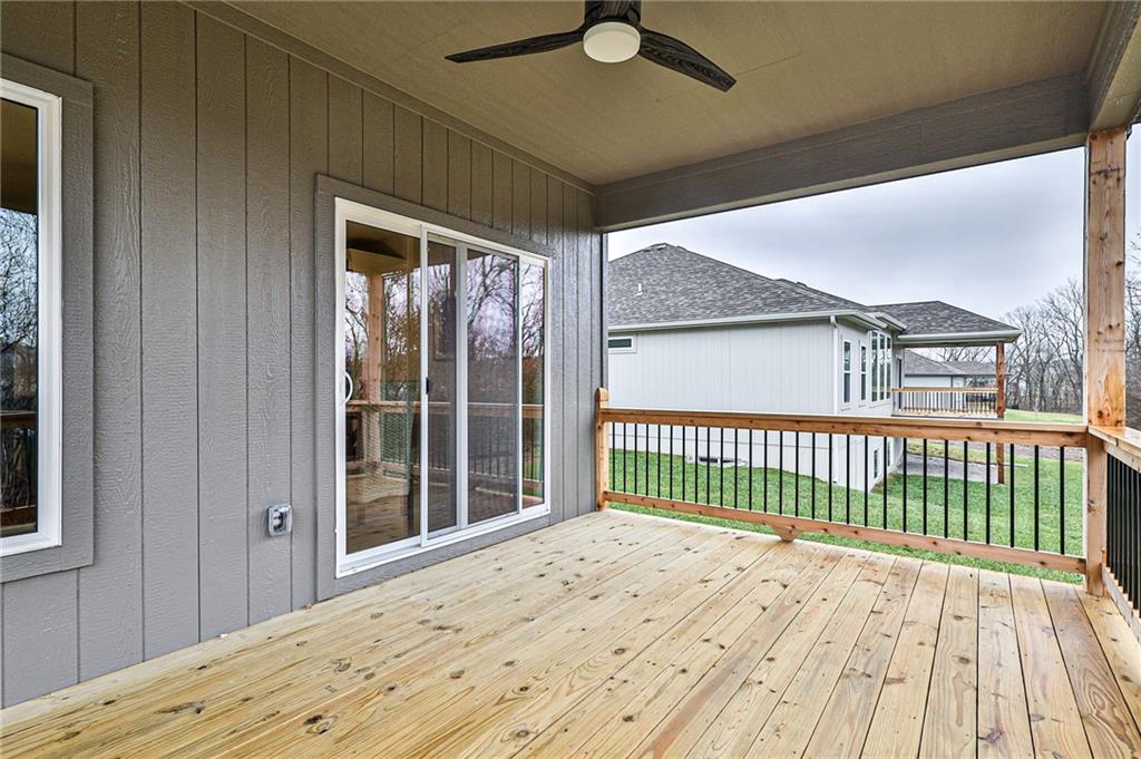 913 Nw Crestwood Drive Property Photo 33