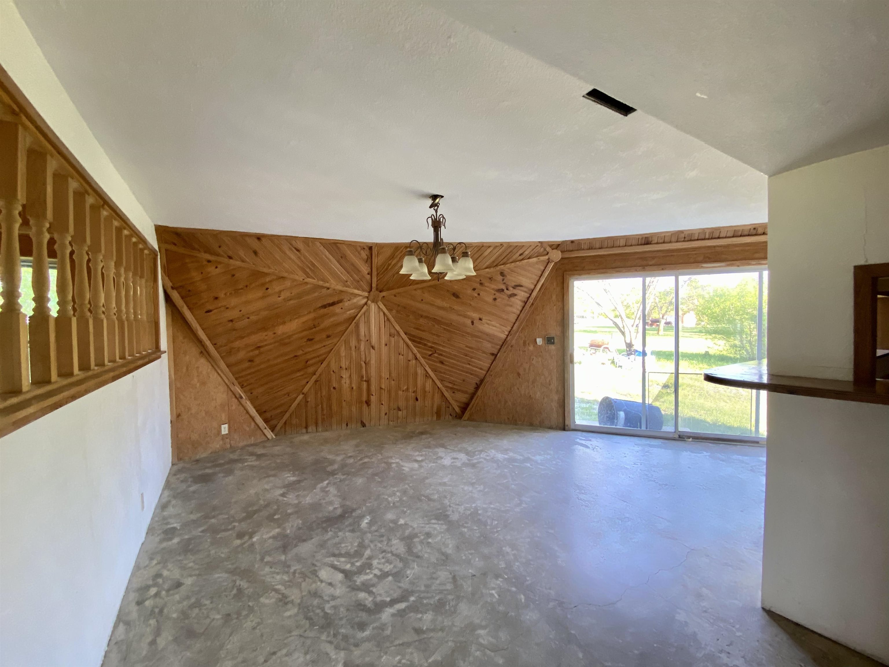 501 E Pecan Street Property Photo 6