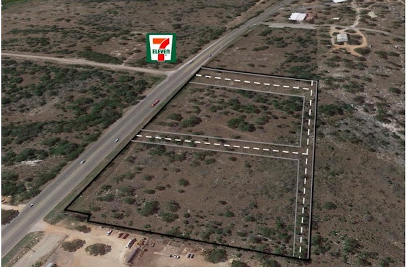 1428 S Us Highway 281 Property Photo 2