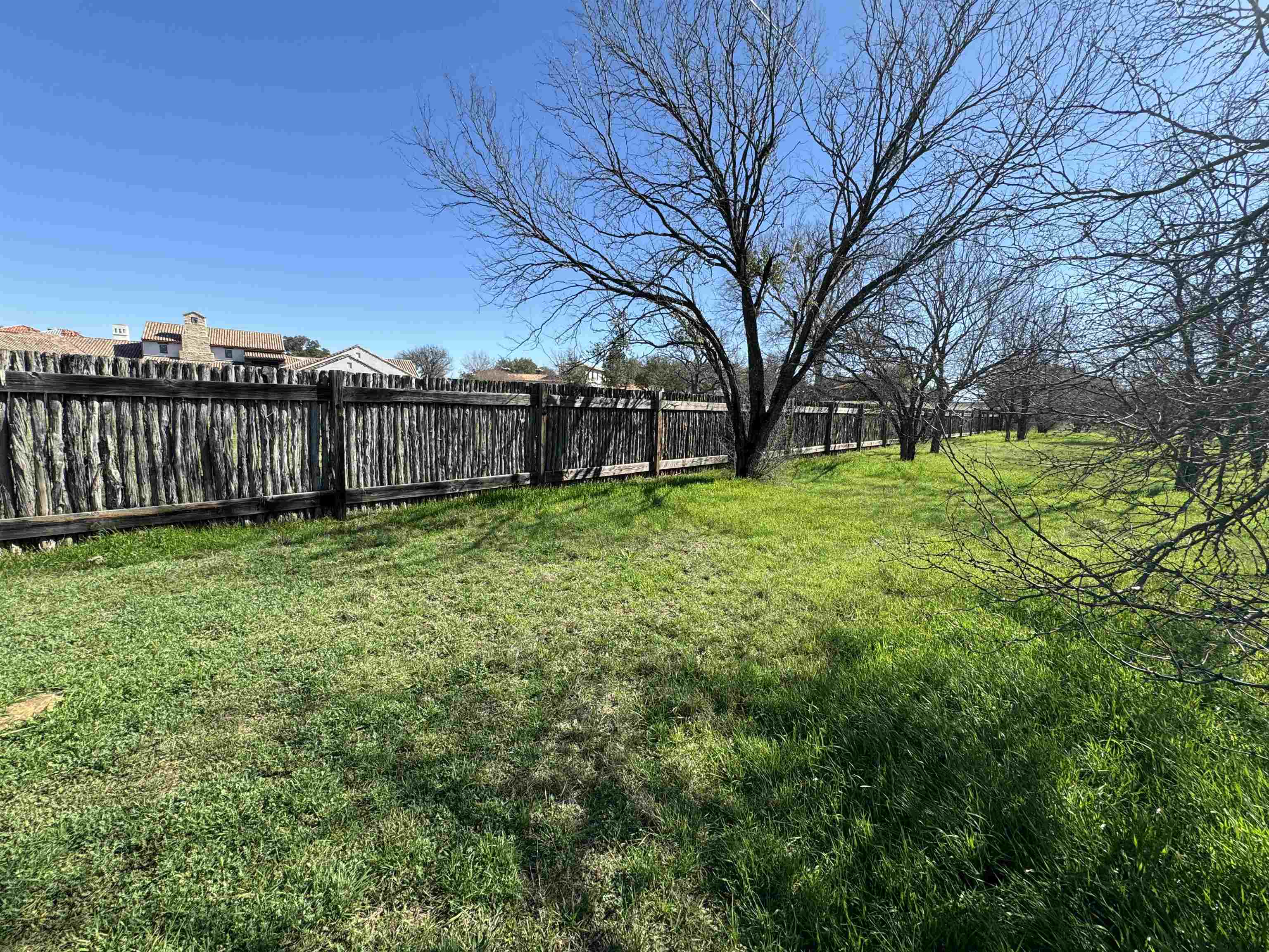 W22067-b Sunray Property Photo 16