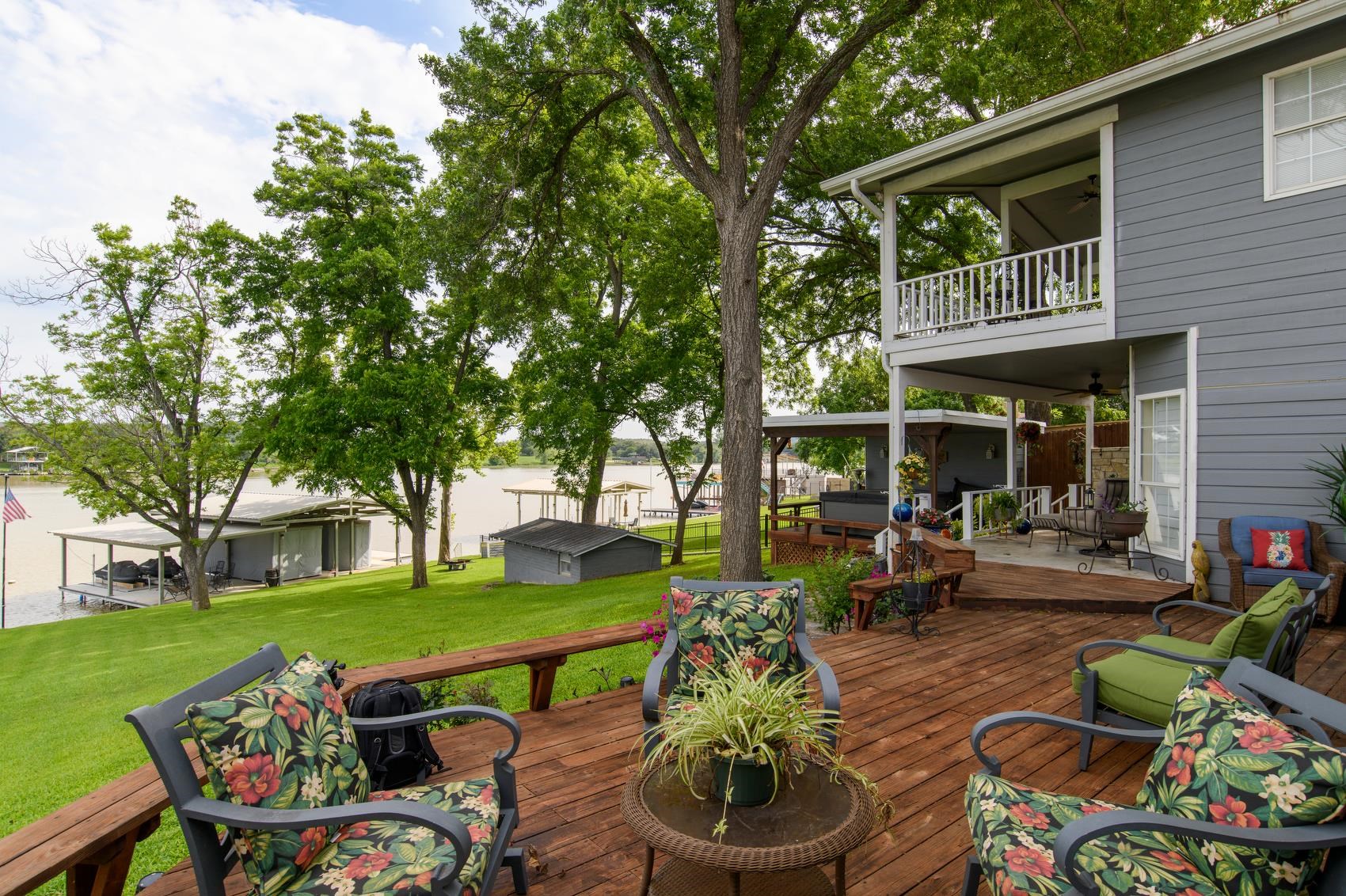 1912 Bluebonnet Lane Property Photo 1