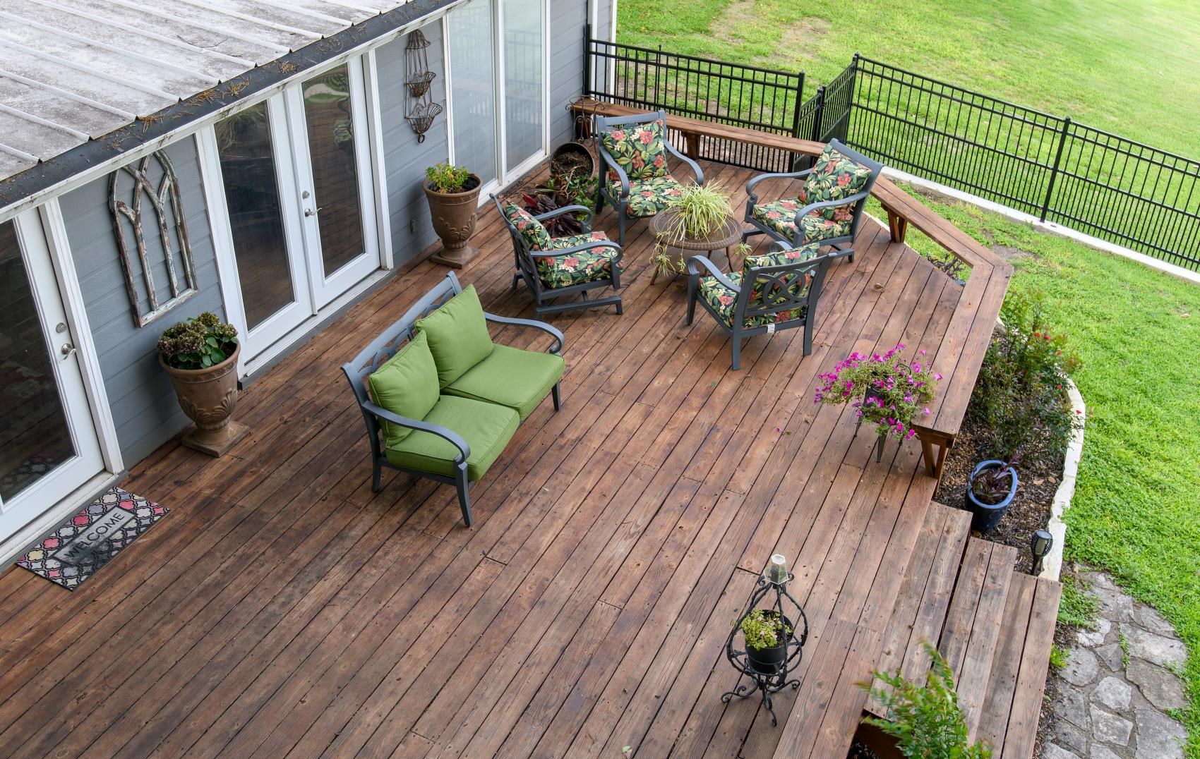 1912 Bluebonnet Lane Property Photo 4