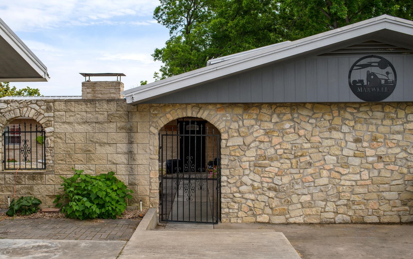 1912 Bluebonnet Lane Property Photo 24