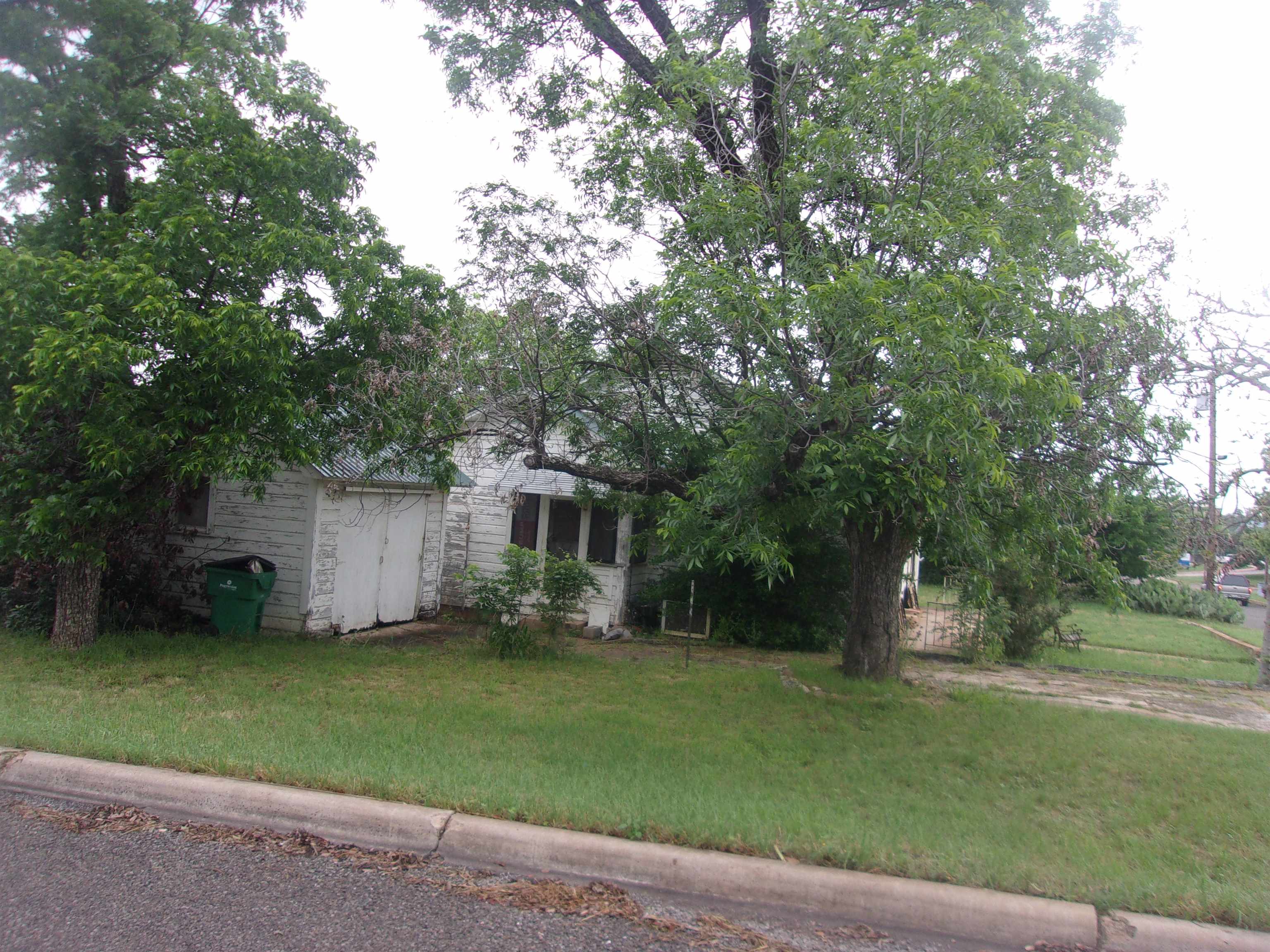309 W Ollie Property Photo 4
