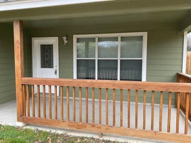 1607 Navajo Trl Property Photo 2