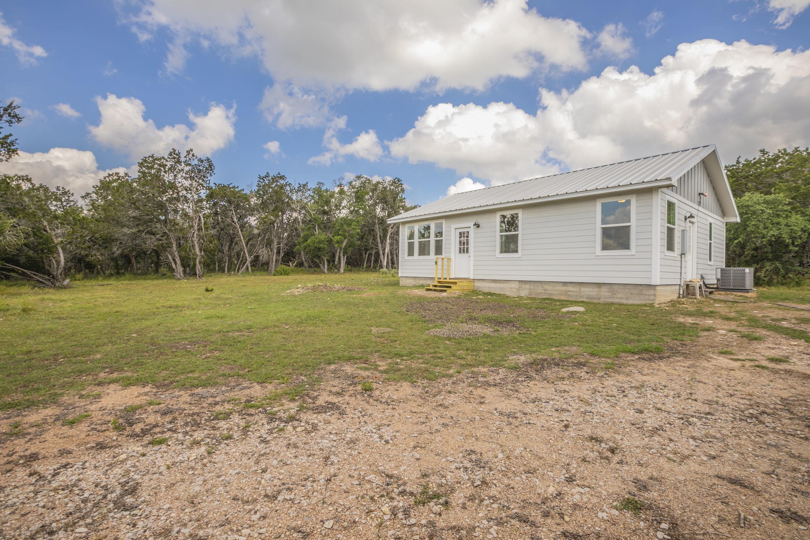 136 Jackie Lane Property Photo 6