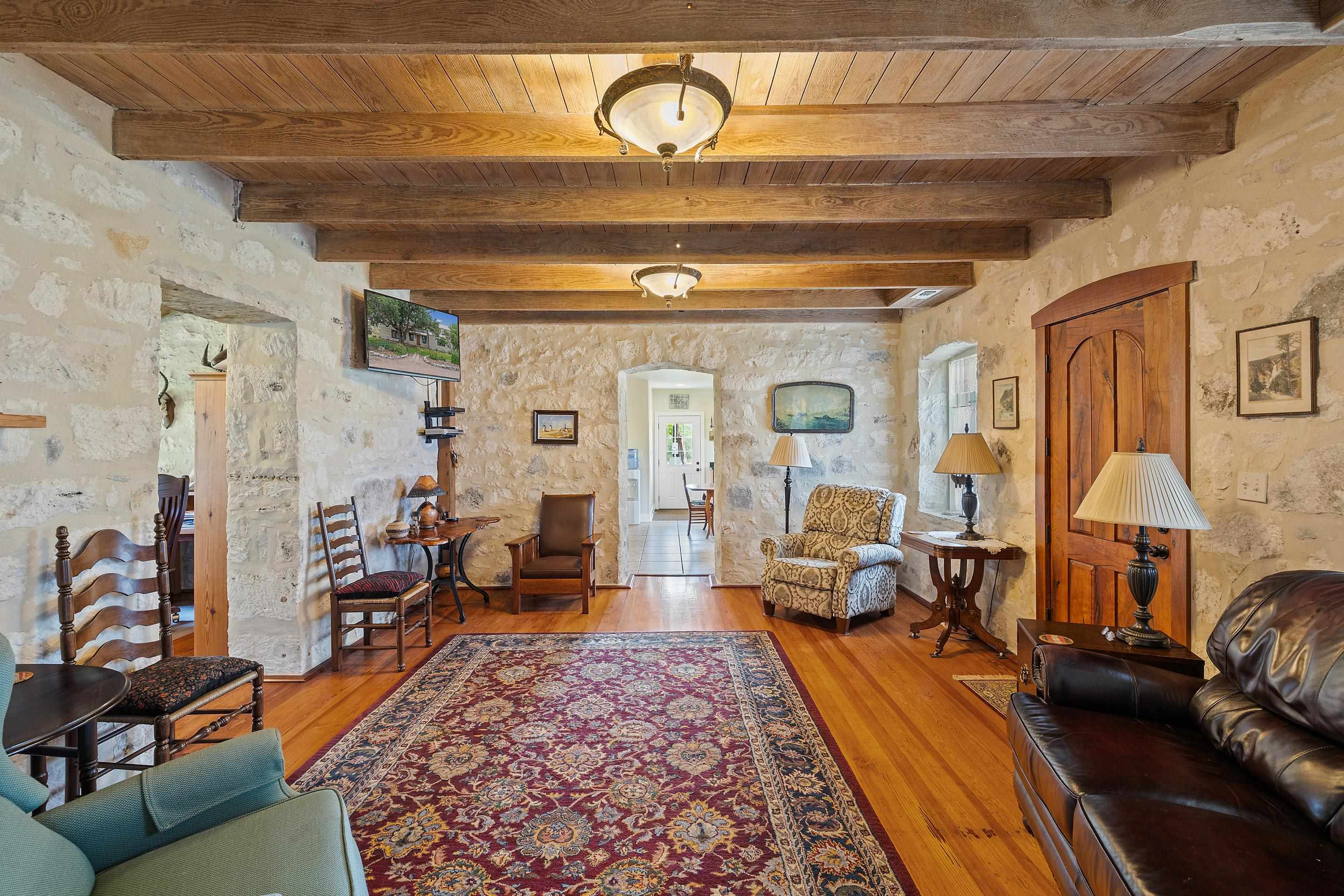 544 Alfred Henke Road Property Photo 4