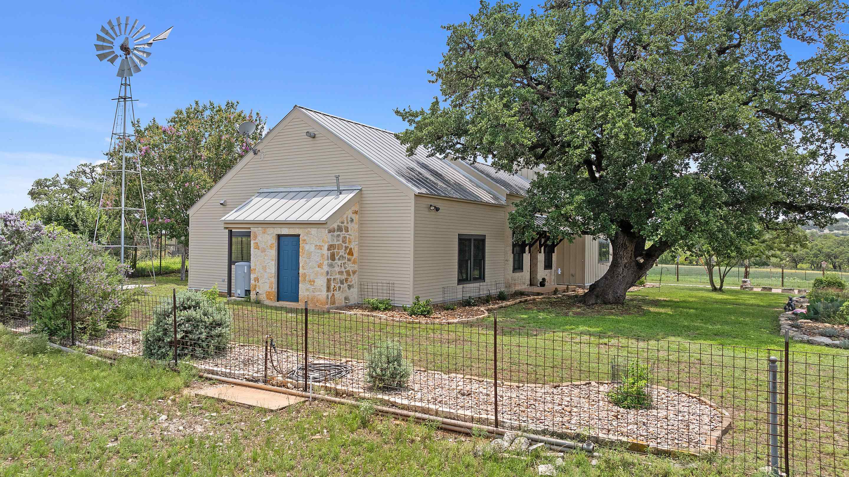 544 Alfred Henke Road Property Photo 7