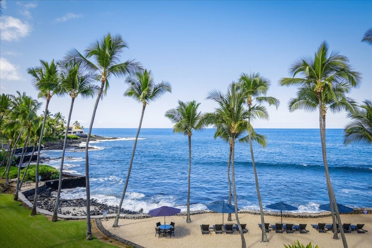 Picture of 75-6106 ALII DR