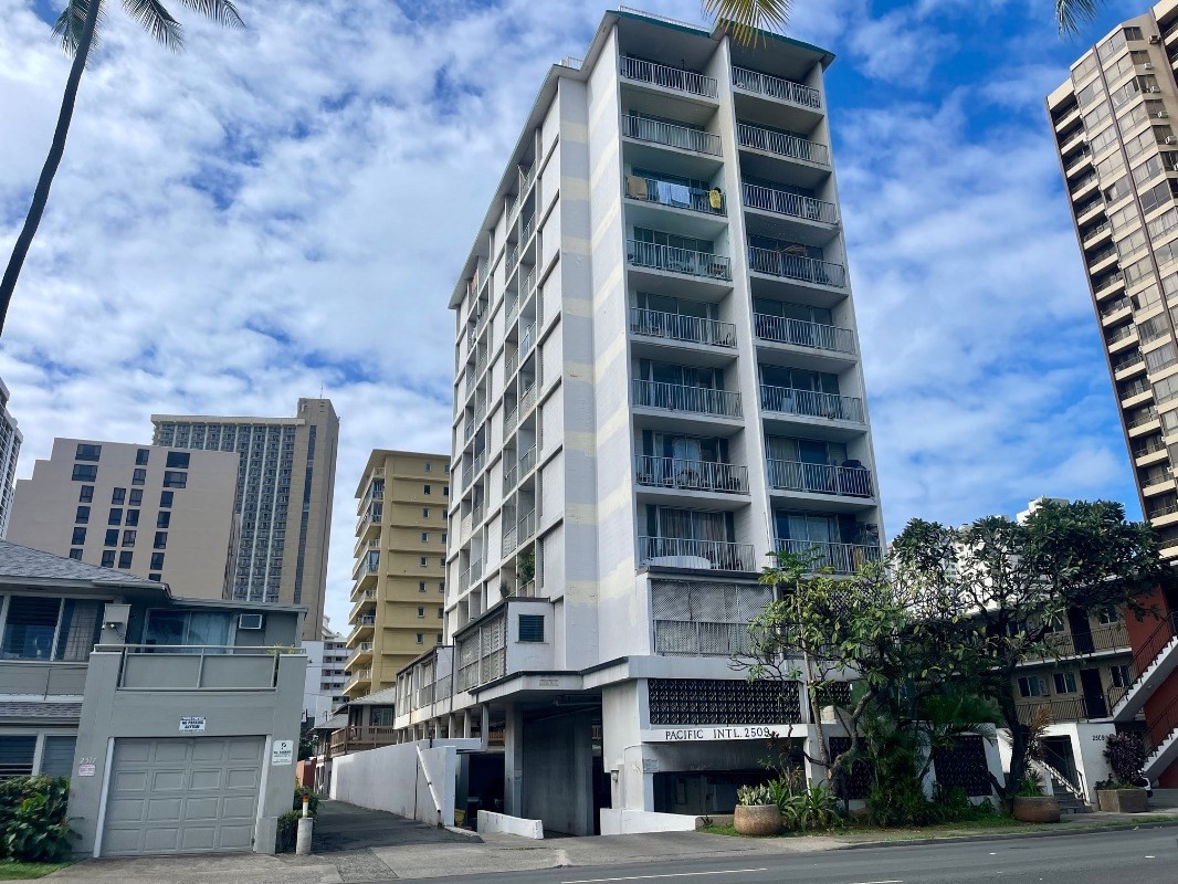 2509 Ala Wai Blvd Property Photo