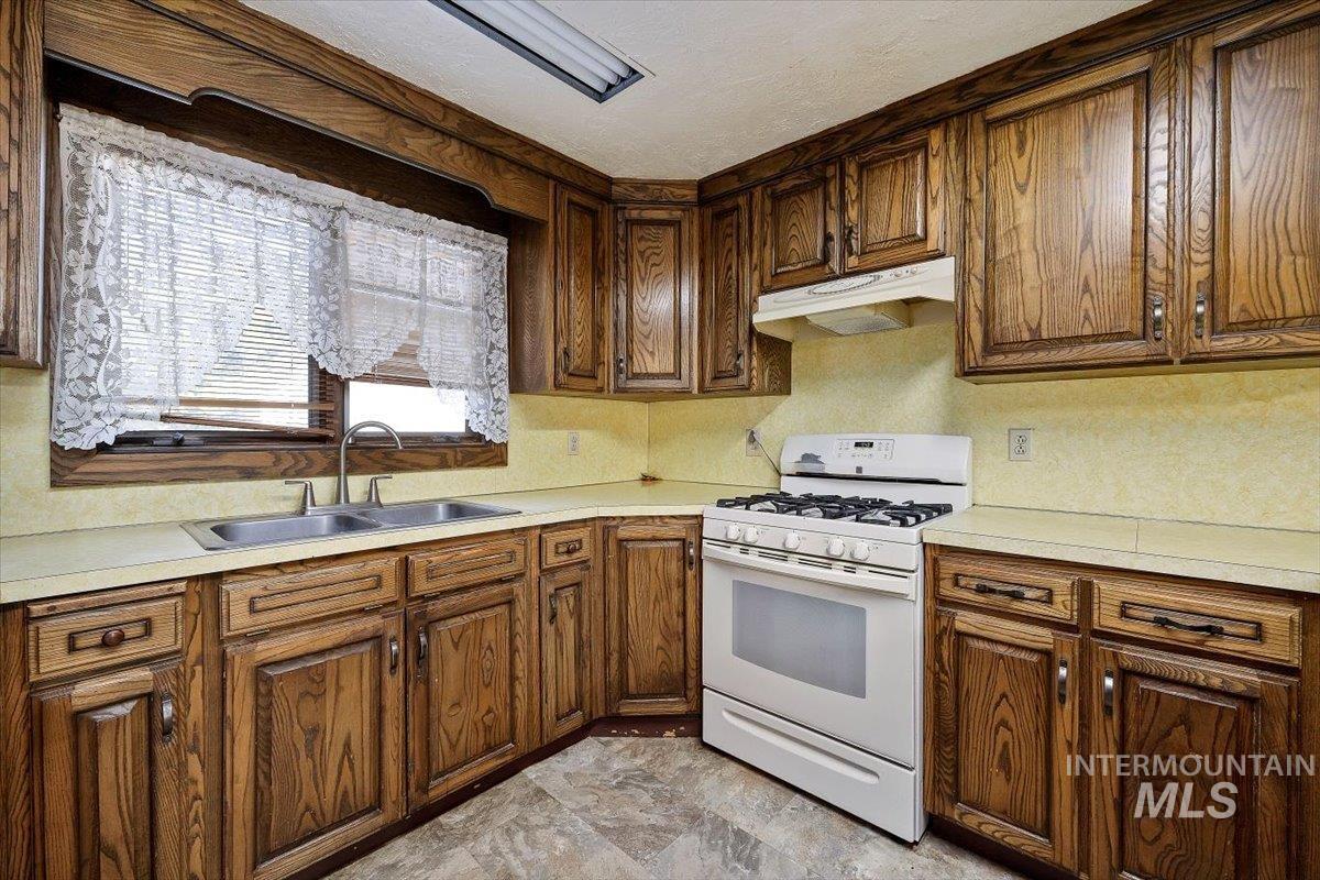 1514 E 4150 N Property Photo 9