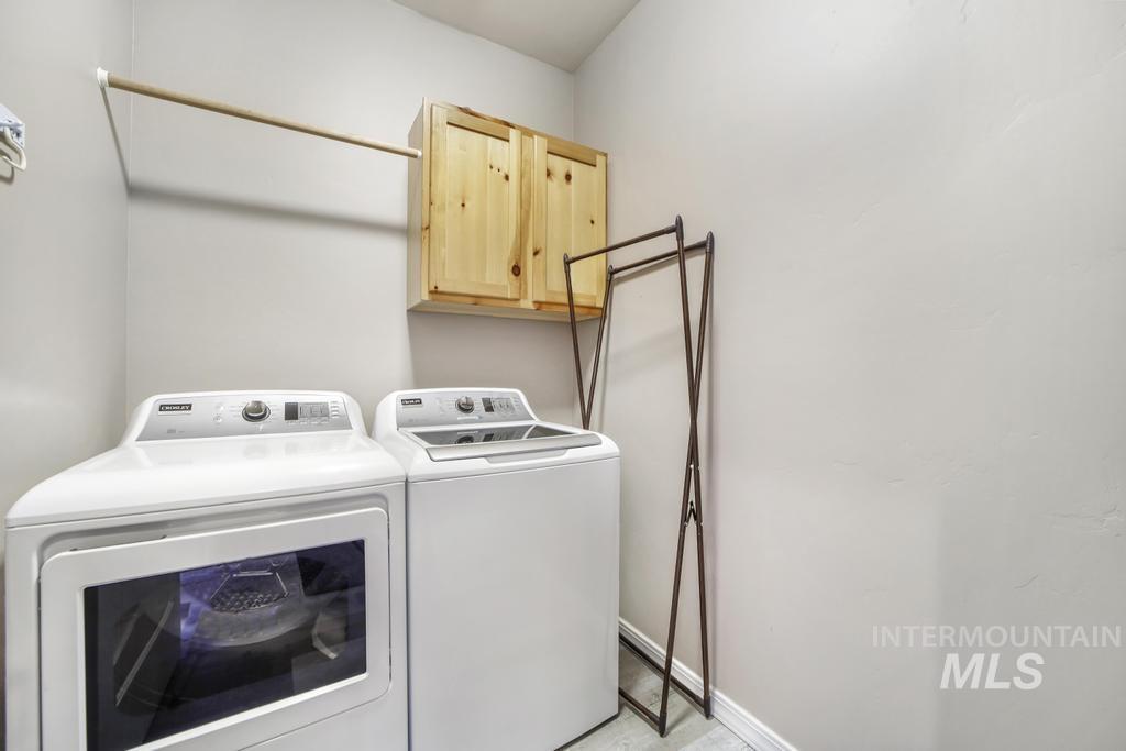 437 Canyon Crest Drive Property Photo 25