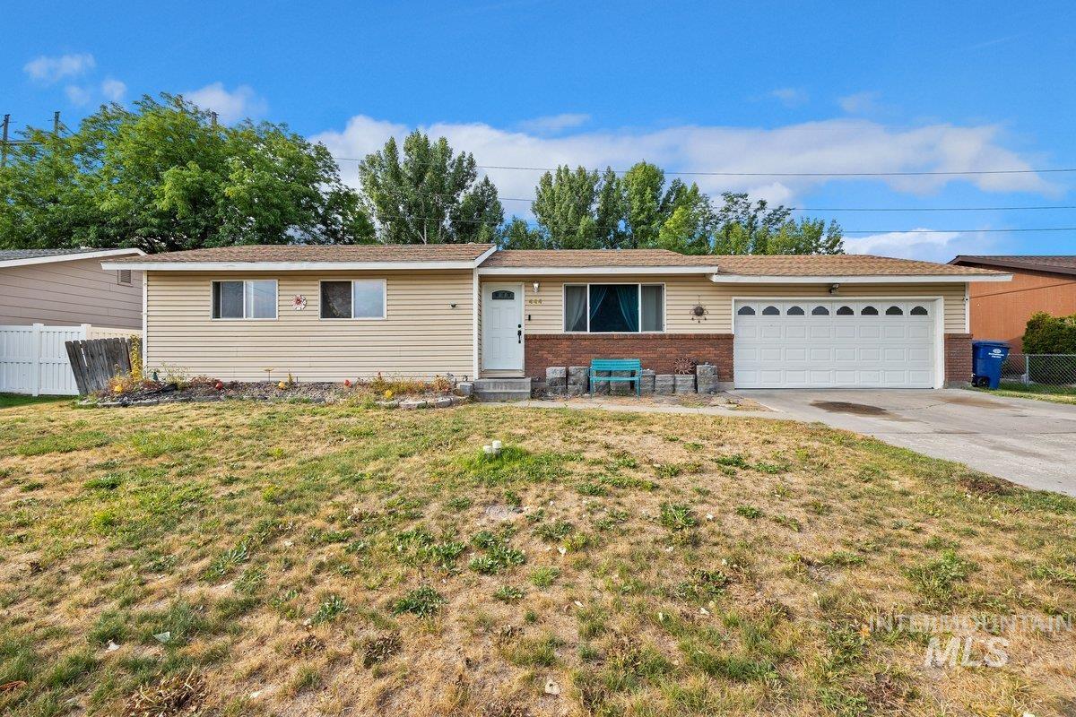444 Meadows Ln Property Photo 1
