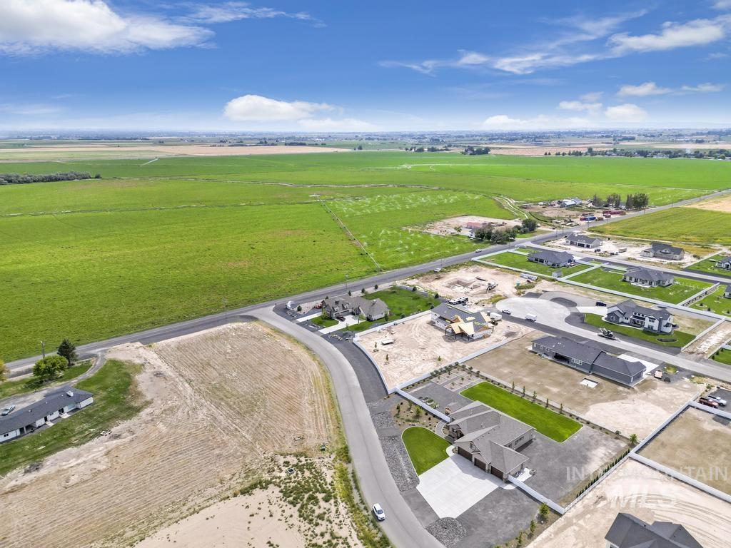 2296 E 4092 N Property Photo 16
