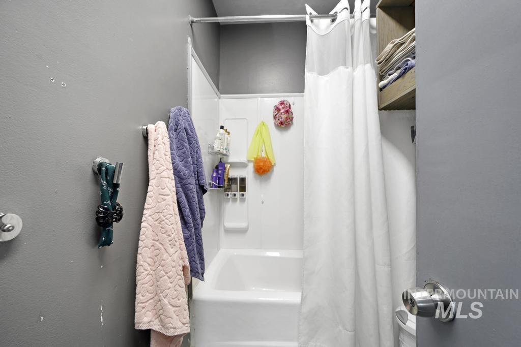 1347 N 1250 E Property Photo 21