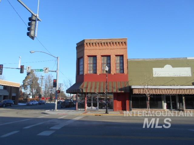 102 E Main Street Property Photo