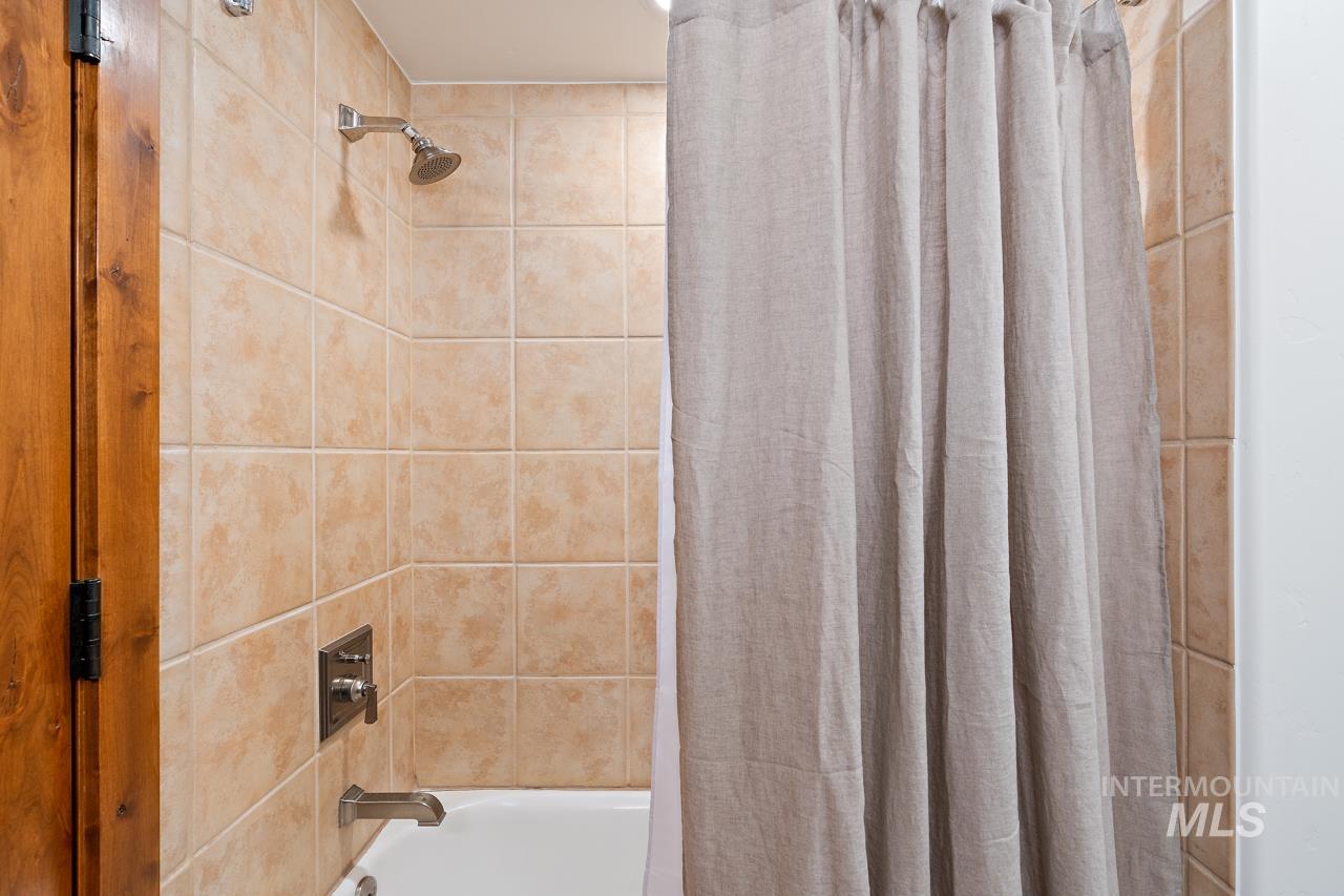 75 Arling Center Ct Property Photo 14
