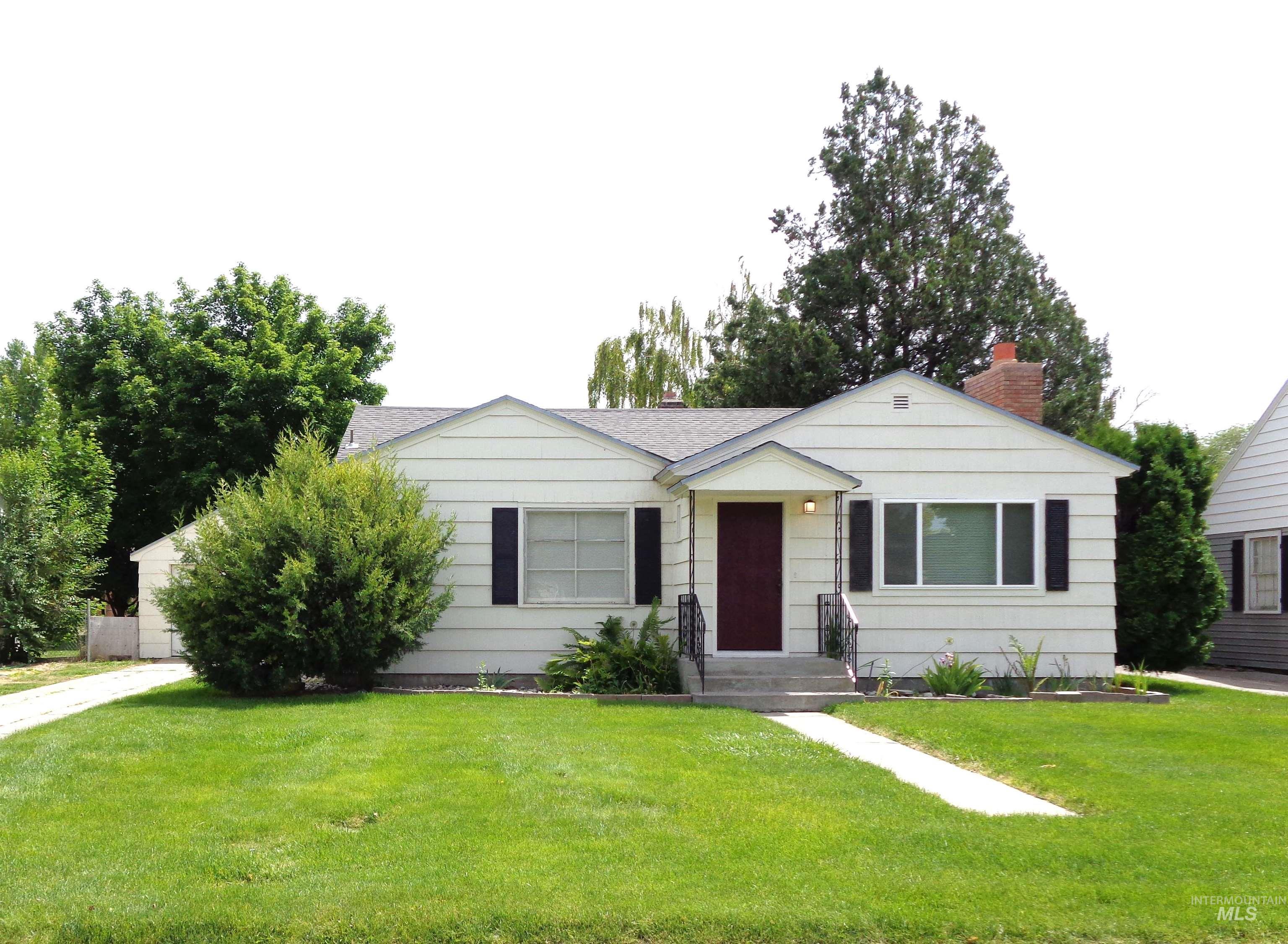 1538 9th Ave E Property Photo 1