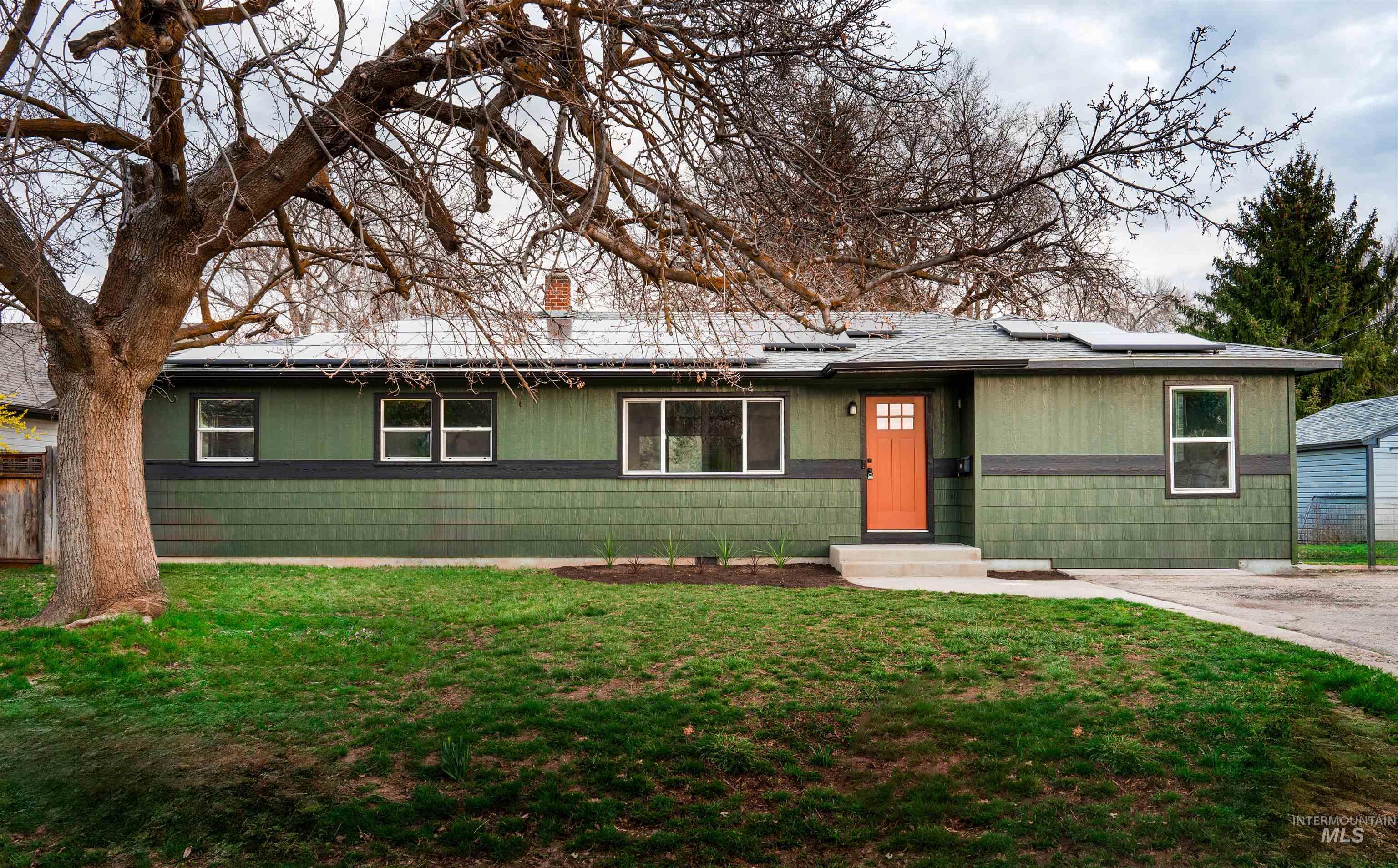 2106 W Nez Perce St Property Photo 1