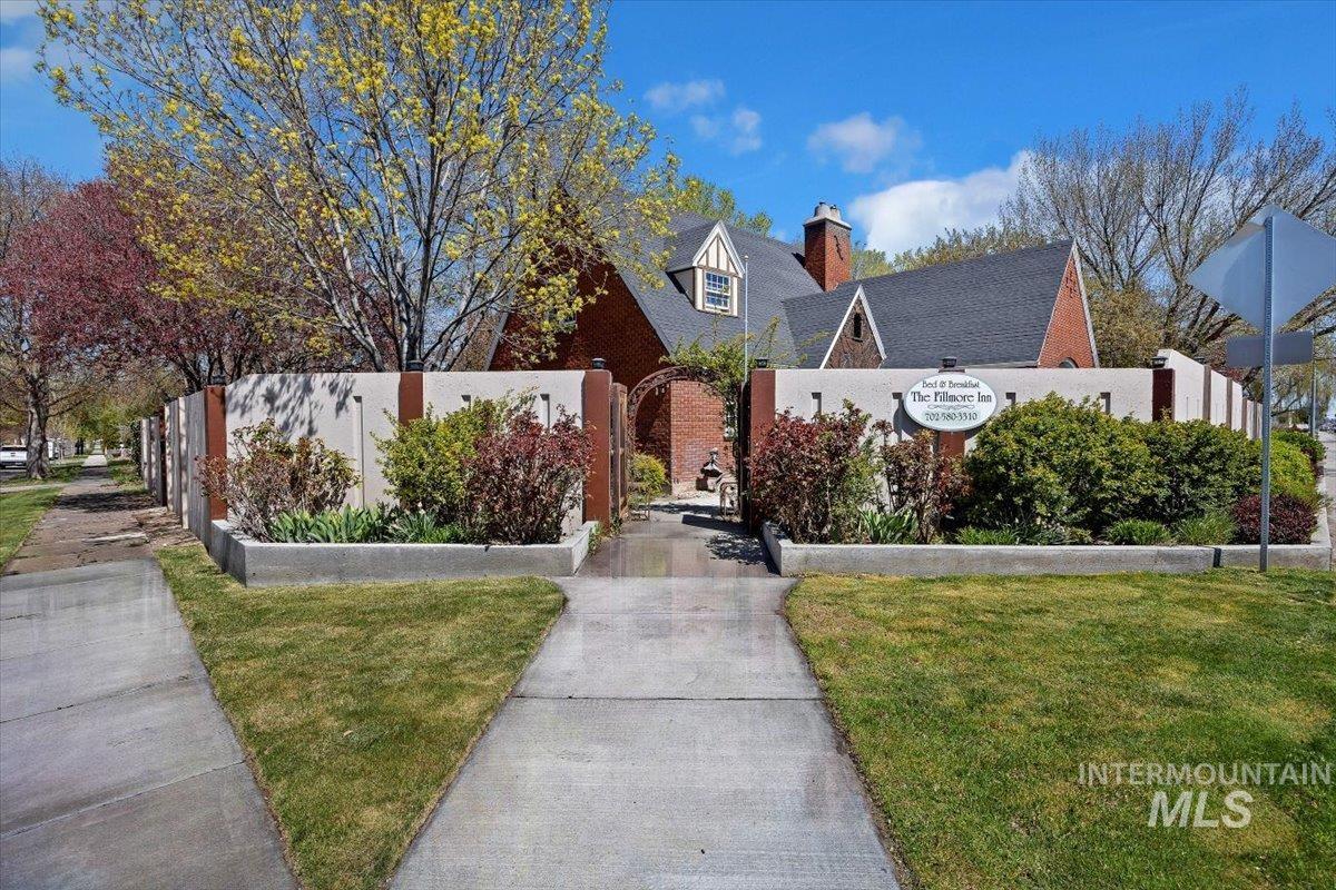 102 Fillmore Street Property Photo