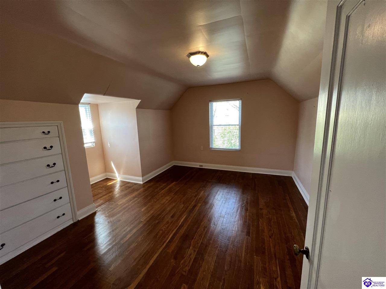 214 W Beall Avenue Property Photo 16