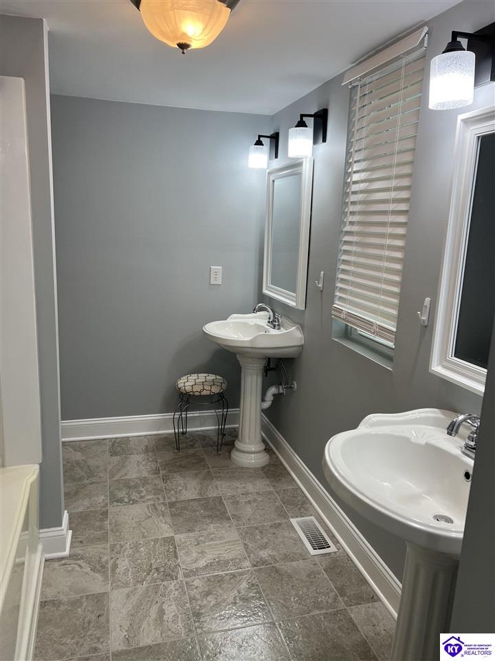214 W Beall Avenue Property Photo 20