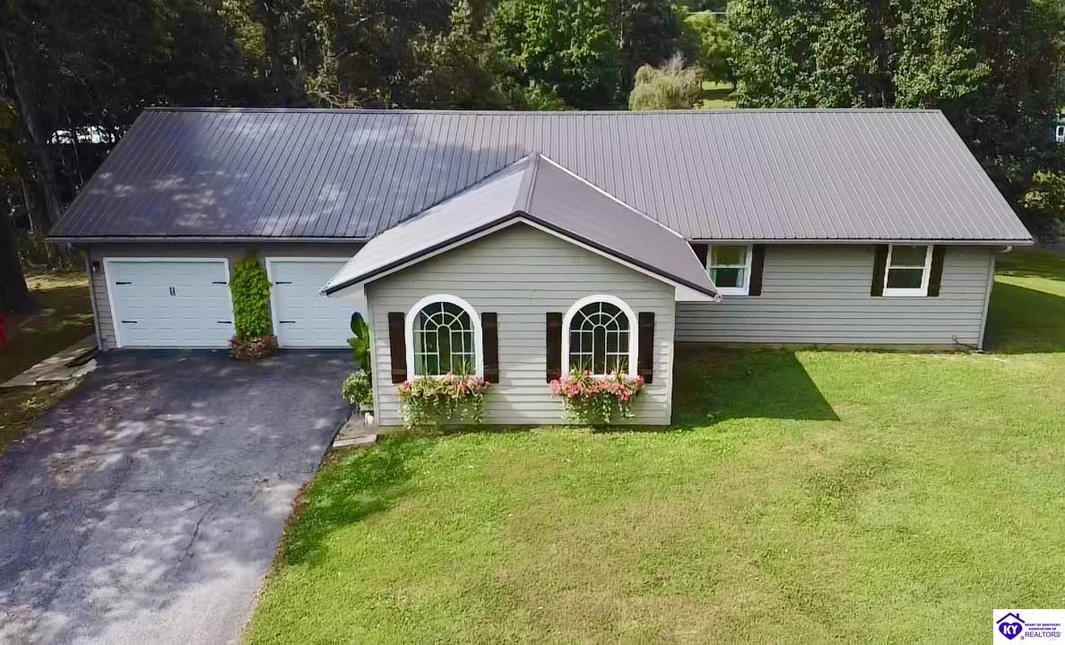 353 Spring Meadow Drive Property Photo 3