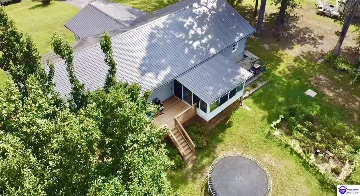353 Spring Meadow Drive Property Photo 4