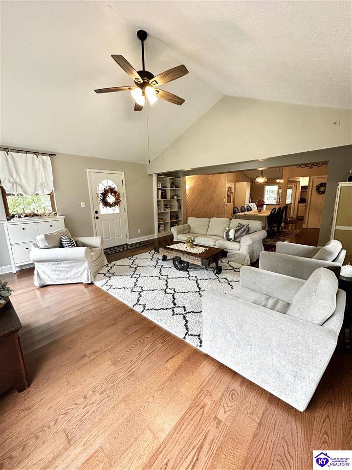 353 Spring Meadow Drive Property Photo 14