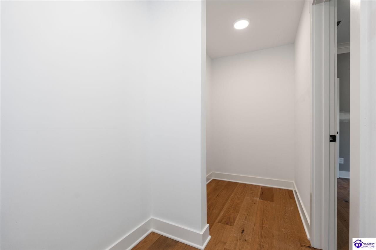 1010 Rowan Creek Dr Property Photo 31