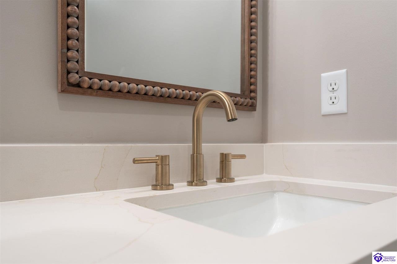 1010 Rowan Creek Dr Property Photo 36