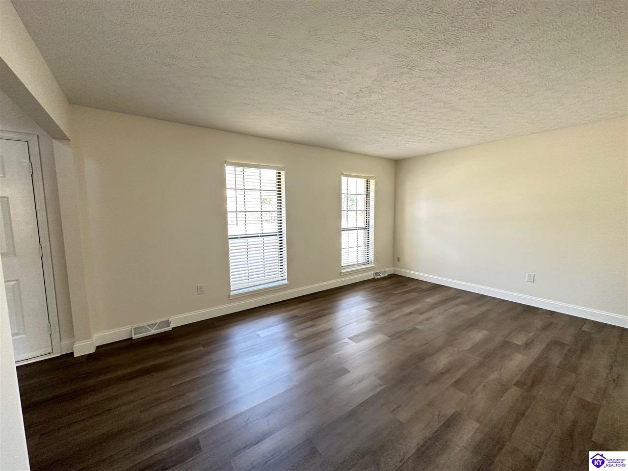 1432 Crestview Drive Property Photo 8
