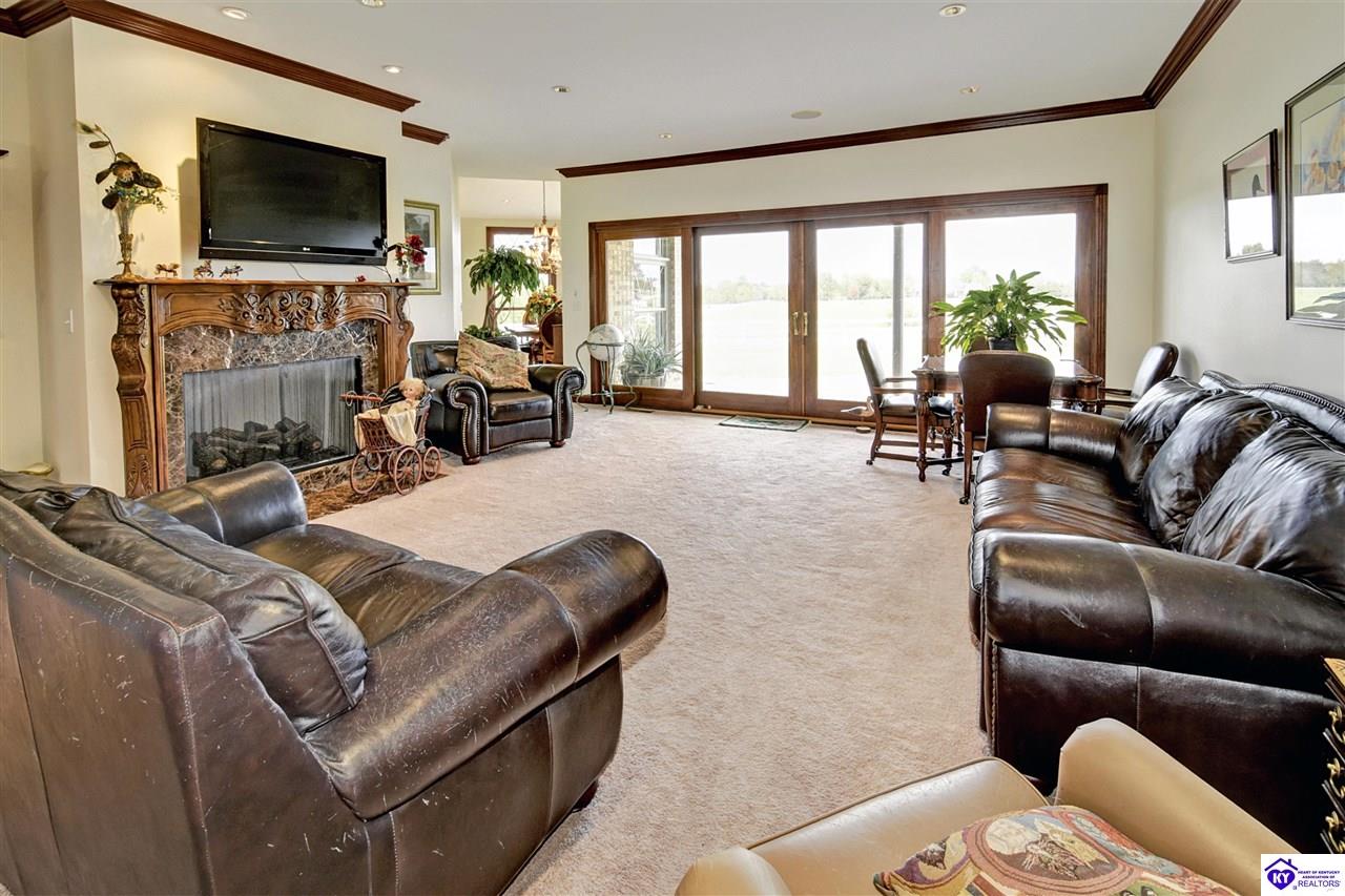 5055 Bloomfield Rd Property Photo 3