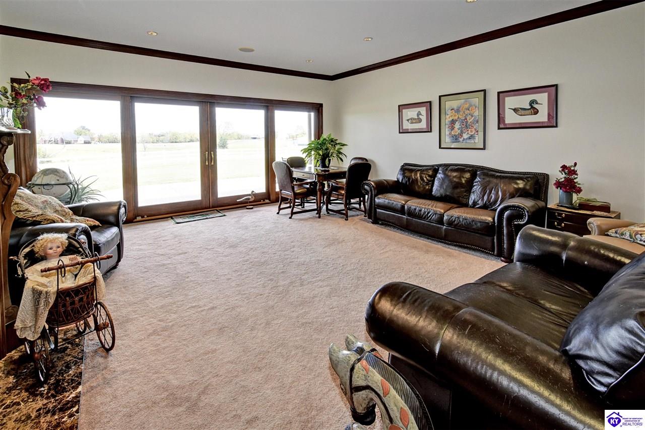 5055 Bloomfield Rd Property Photo 4