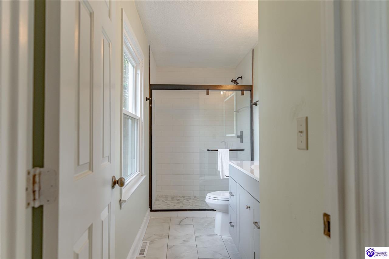 1575 Catalpa Drive Property Photo 14