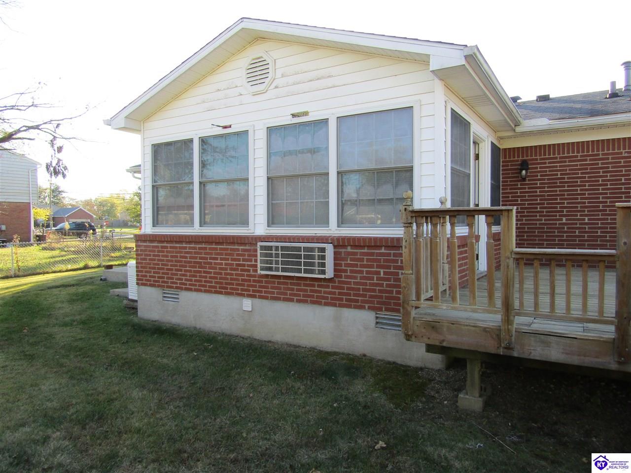 1013 Glenwood Drive Property Photo 9