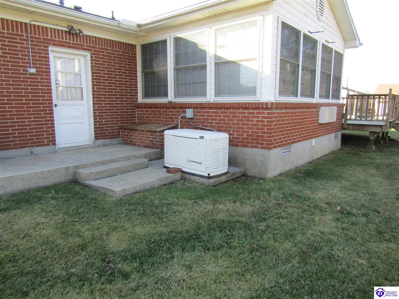 1013 Glenwood Drive Property Photo 10