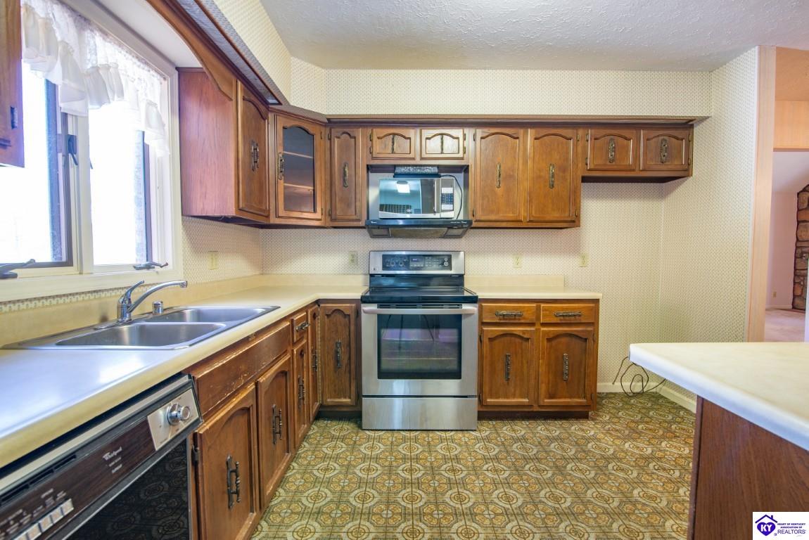 1213 N Logsdon Parkway Property Photo 36
