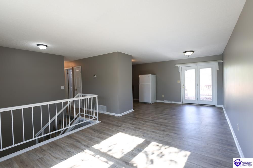2881 Republic Avenue Property Photo 5