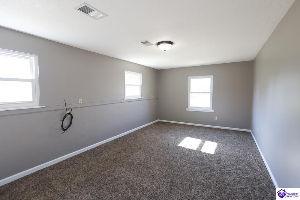 2881 Republic Avenue Property Photo 10