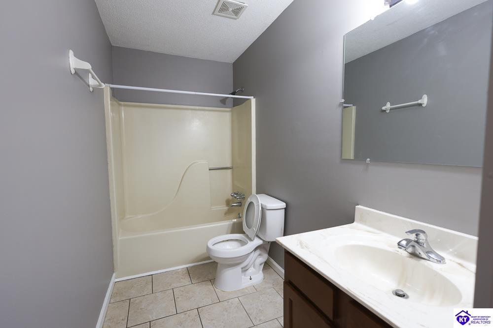 2881 Republic Avenue Property Photo 19