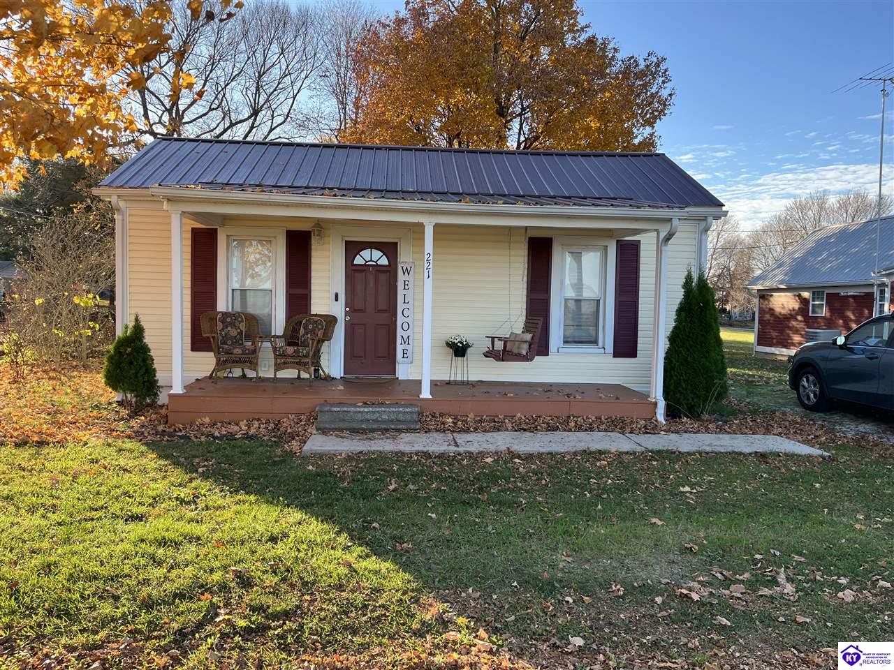 221 Railroad Avenue Property Photo