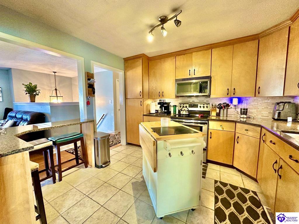 155 Meadowlake Drive Property Photo 26